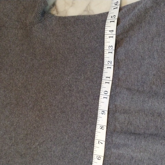 Michael Kors sweater dress. - Picture 9 of 11